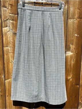 Uniqlo Gray Plaid A-Line Midi Skirt